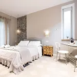 Briona מלון דירות 3*