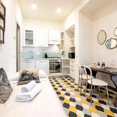 Briona アパートホテル