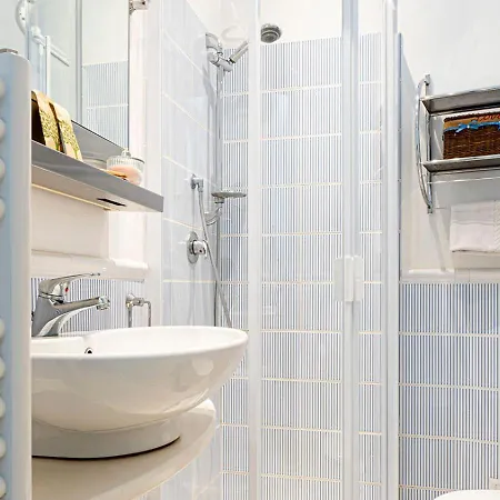 Briona Aparthotel 3*