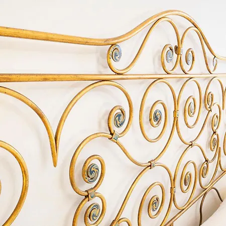 Briona アパートホテル