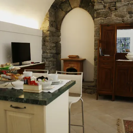 Briona מלון דירות 3*