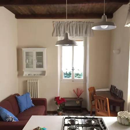 Briona מלון דירות 3*