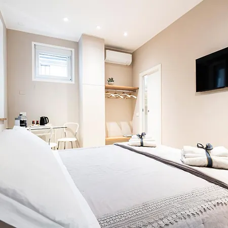 Briona Aparthotel