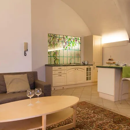 Aparthotel Briona 3*