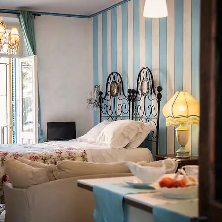 Briona Aparthotel 3*
