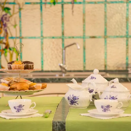 Briona アパートホテル